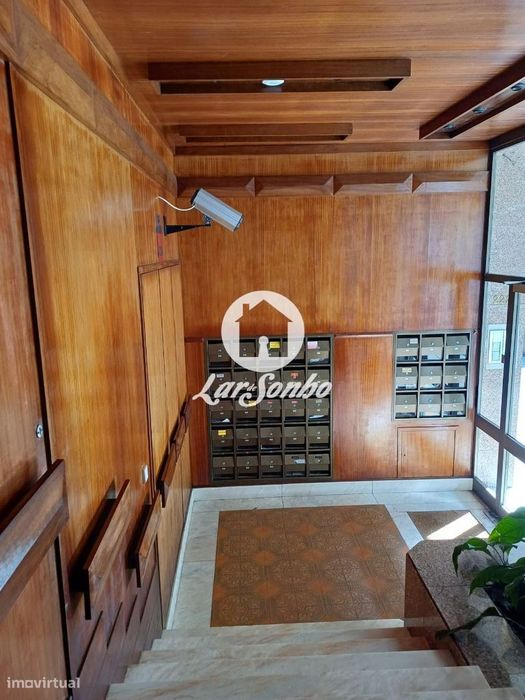 Apartamento T2, na zona da Rua Costa Cabral, junto ao Metro, dispon...