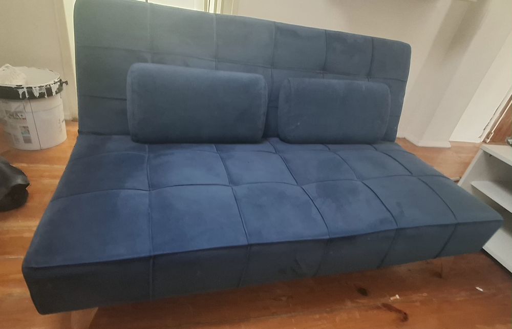 Sofá com opção de cama apenas hoje