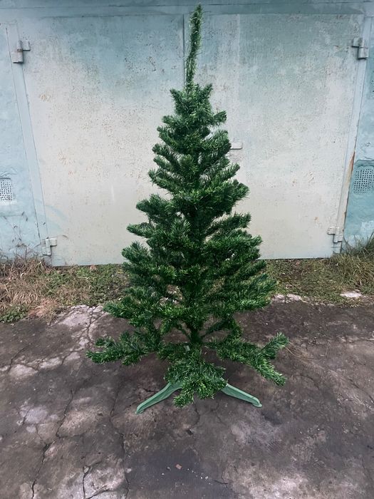 Продам елку искусственную