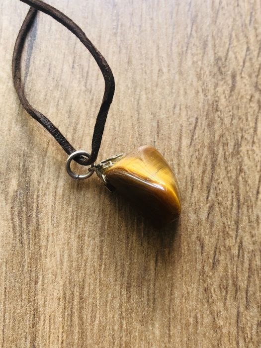 Zawieszka kamień naturalny tygrysie oko amulet talizman energia