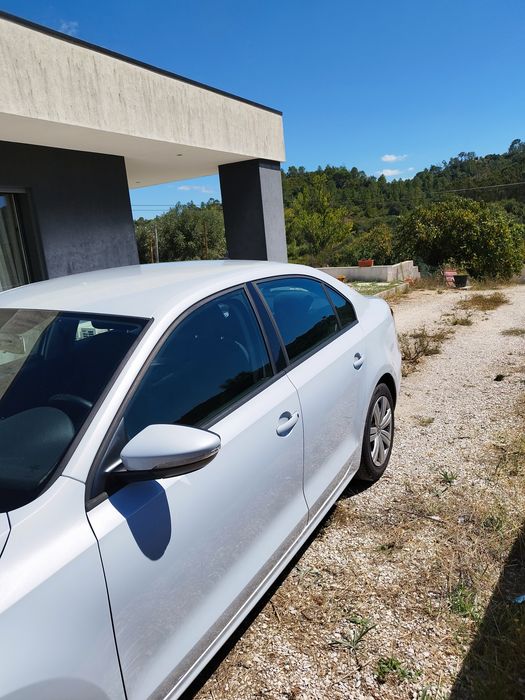 VW  Jetta 2.0 TDI Blumotion