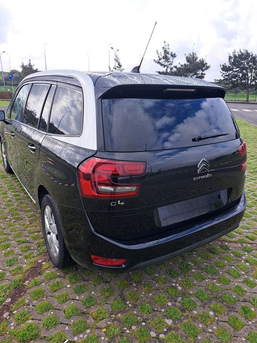 Aluguer Carrinha 7 lugares