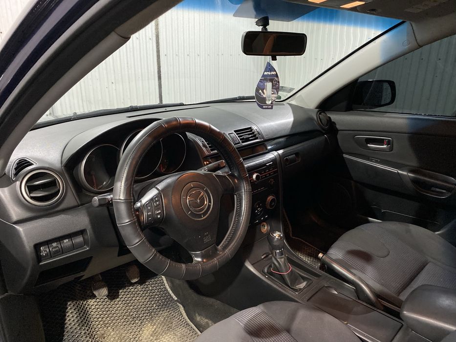 Продам авто Мазда 3