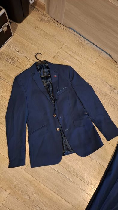 Garnitur młodziezowy 176