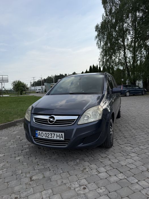 Авто Opel Zafira