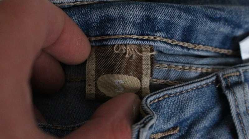 Jeansy z dziurami roz.S