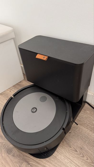 iRobot Roomba J7+ – Aspirador Robot + Base de Esvaziamento – Como Novo