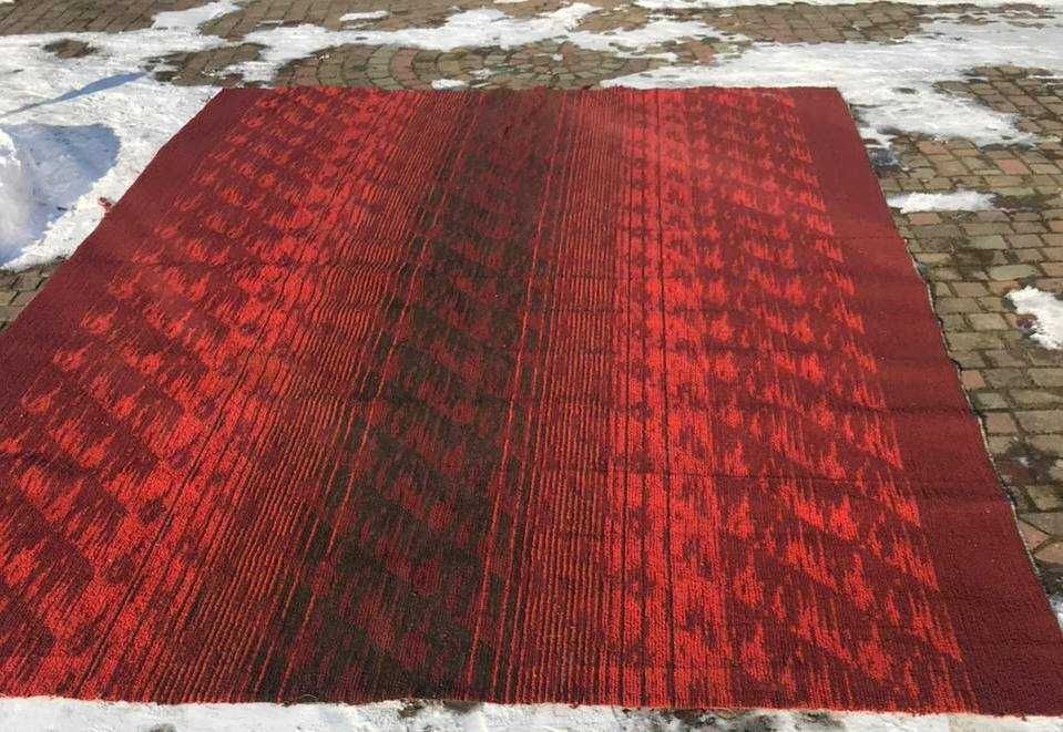 продам килим великого розмфру