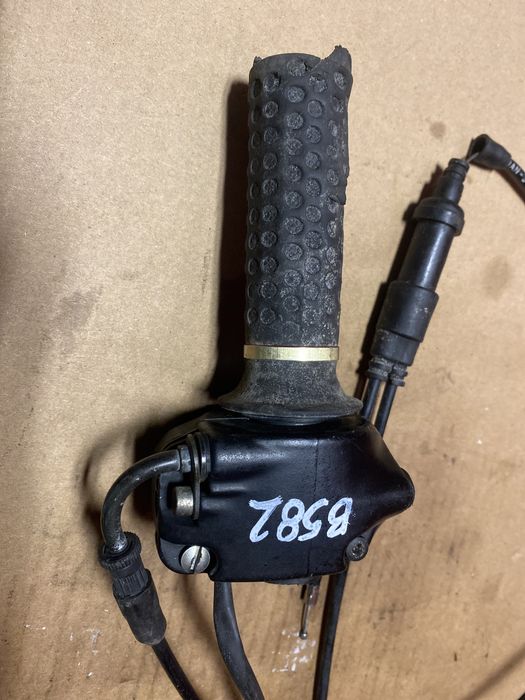 Peugeot Speedfight 2 50 manetka gazu przełącznik B582