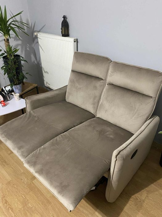 Fotel z podnoszonymi nogami do góry jak nowy