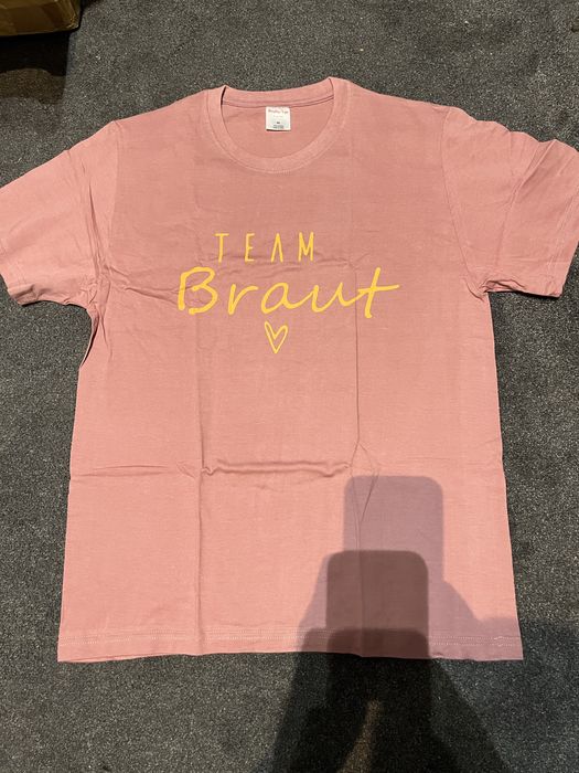 T-shirty damskie idealne na prezent