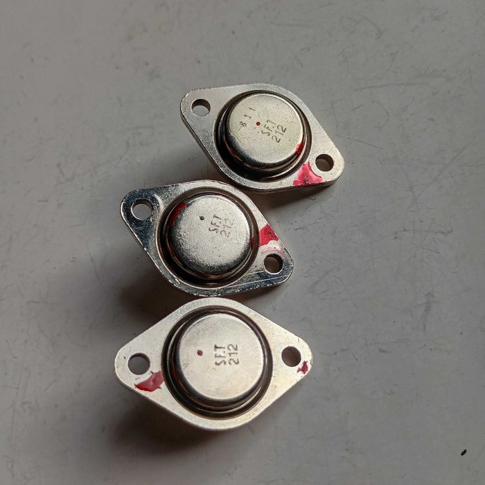 Tranzystor SFT 212 3szt.