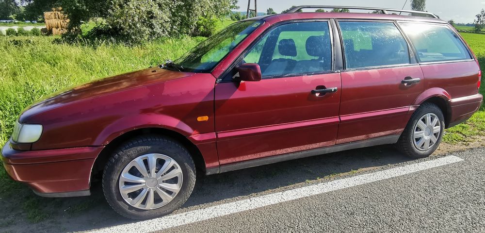 Volkswagen Passat B4 1.6 benzyna, kombi, opłaty na rok