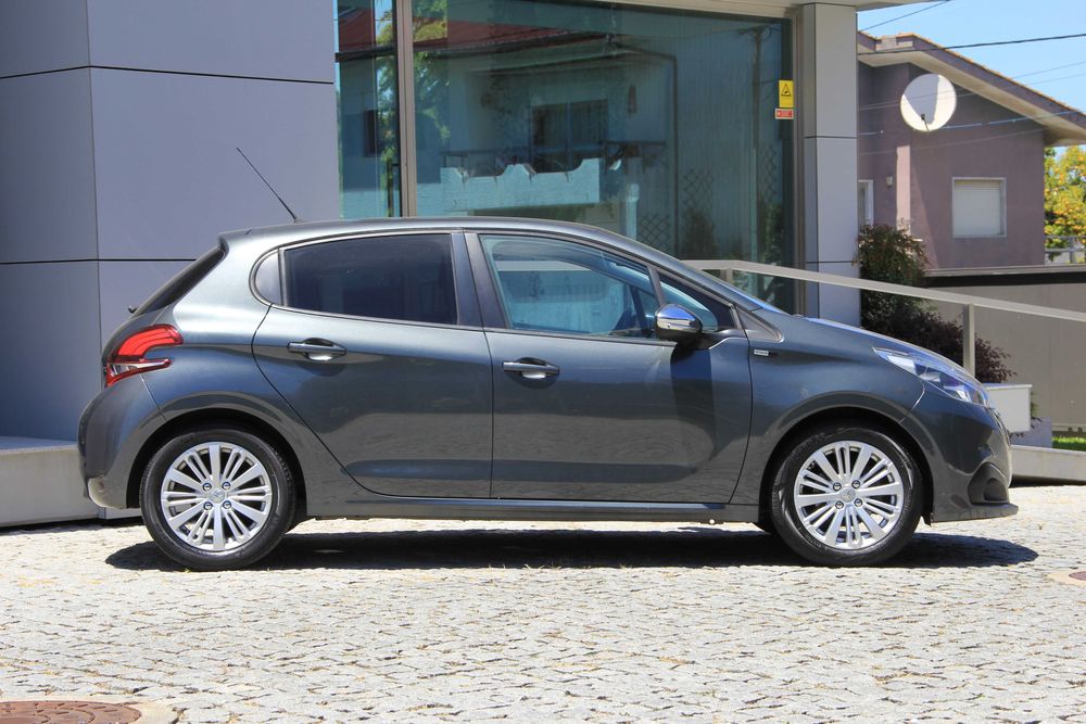 Peugeot 208 1.2 PureTech Style - Desde 92€/mês