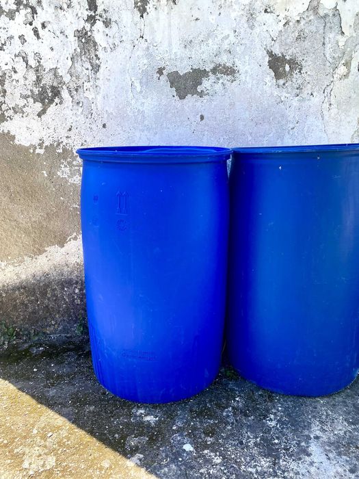 Lote 3 Bidões 200L + OFERTA 5 Jerricãs (Tudo por 60€)