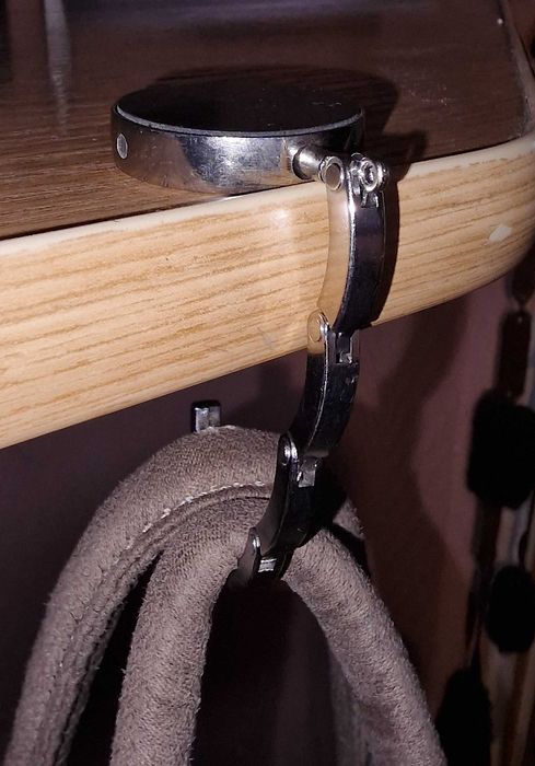 Składany uchwyt haczyk wieszak podblatowy na torebkę, matowy