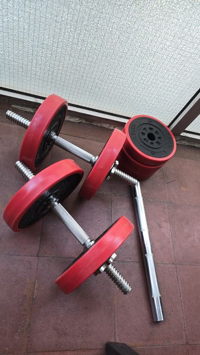Adjustable Dumbbell Set434773382094530560