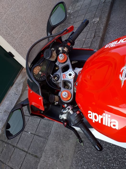 Aprillia RSV Mille R ano 2004