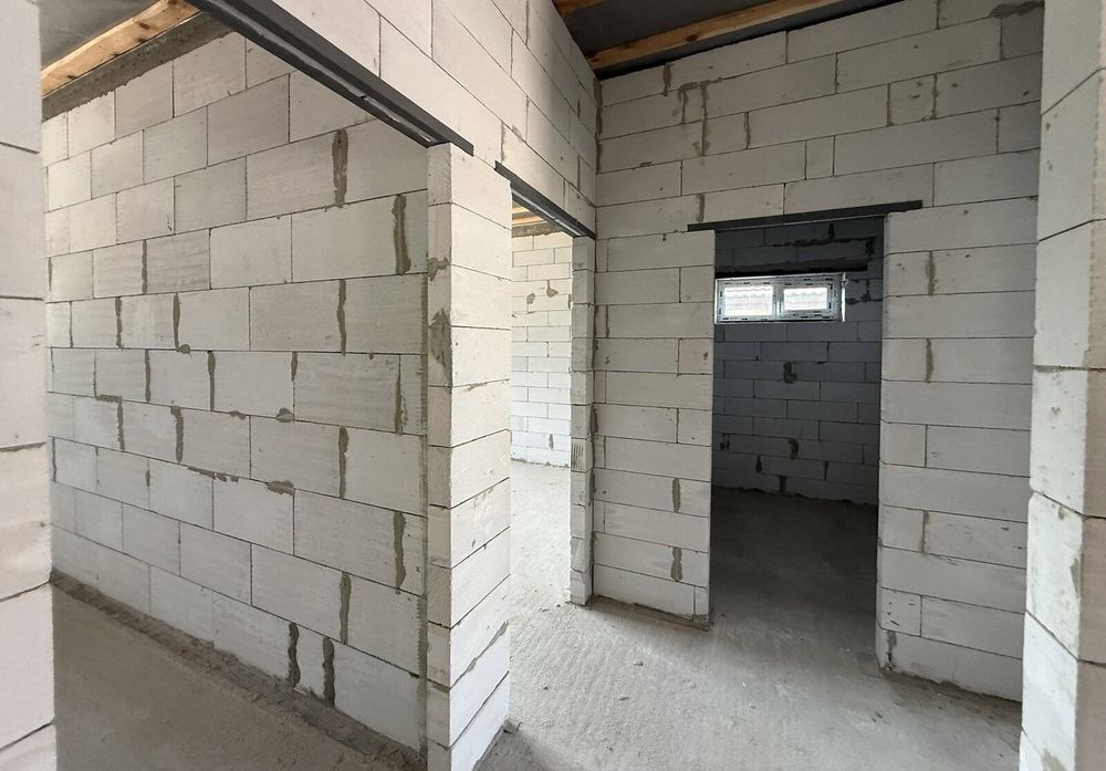Будинок 105 м² у котеджному містечку | Ділянка до 5,7 соток | Газ | 10 кВт | Закрита територія | Охорона | Без комісії