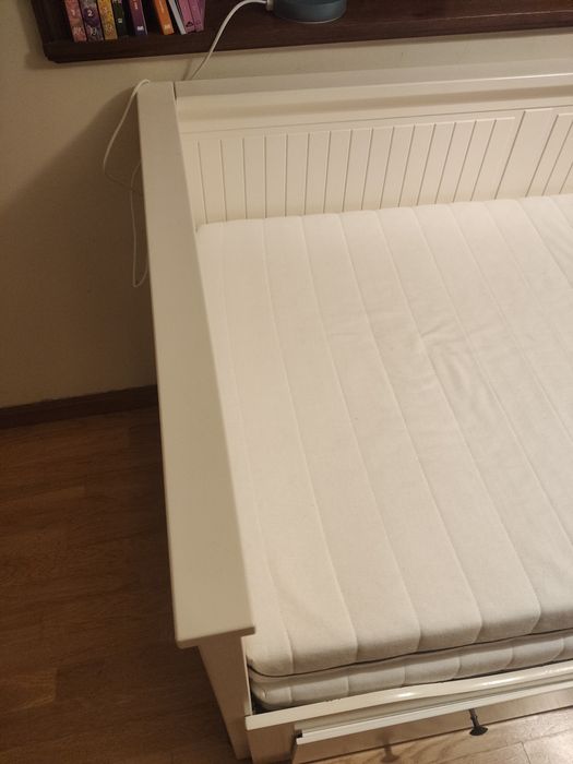 Cama solteiro e casal Hemnes com dois colchões