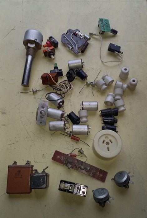 Радиодетали разные (конденсаторы)