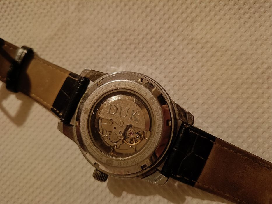 Używany zegarek sprzedam