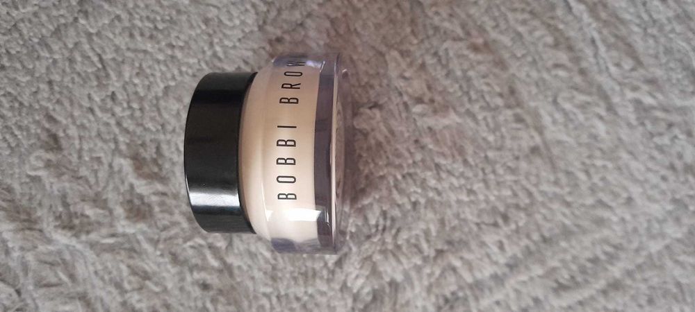 Baza Bobbi Brown vitamin enriched base
