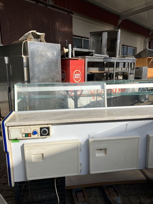 Vitrine refrigerada - Excelente