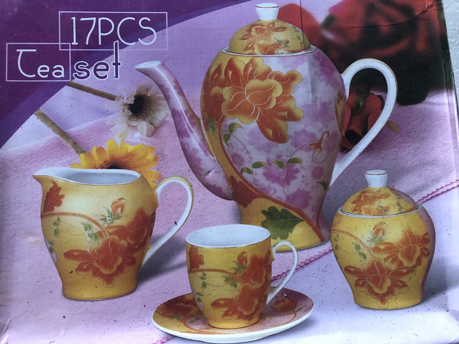 Conjunto de chá ainda embalado