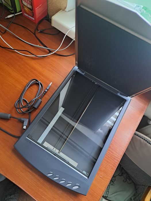 Планшетний сканер Plustek