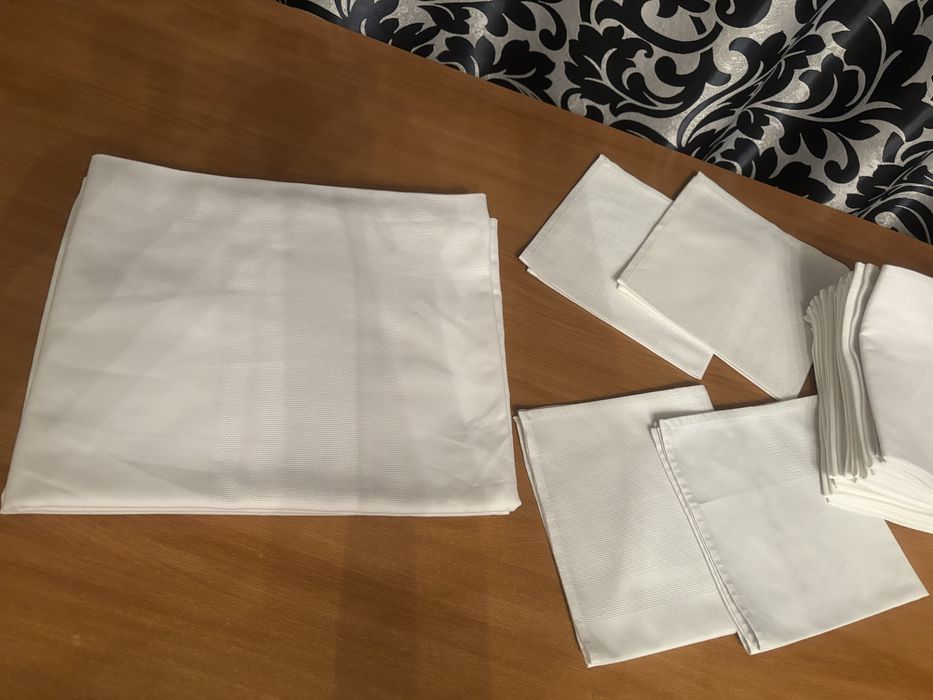 Скатерти и салфетки льняные