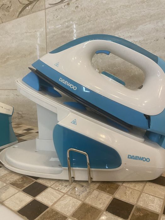 Паровий утюг DAEWOO парогенератор
