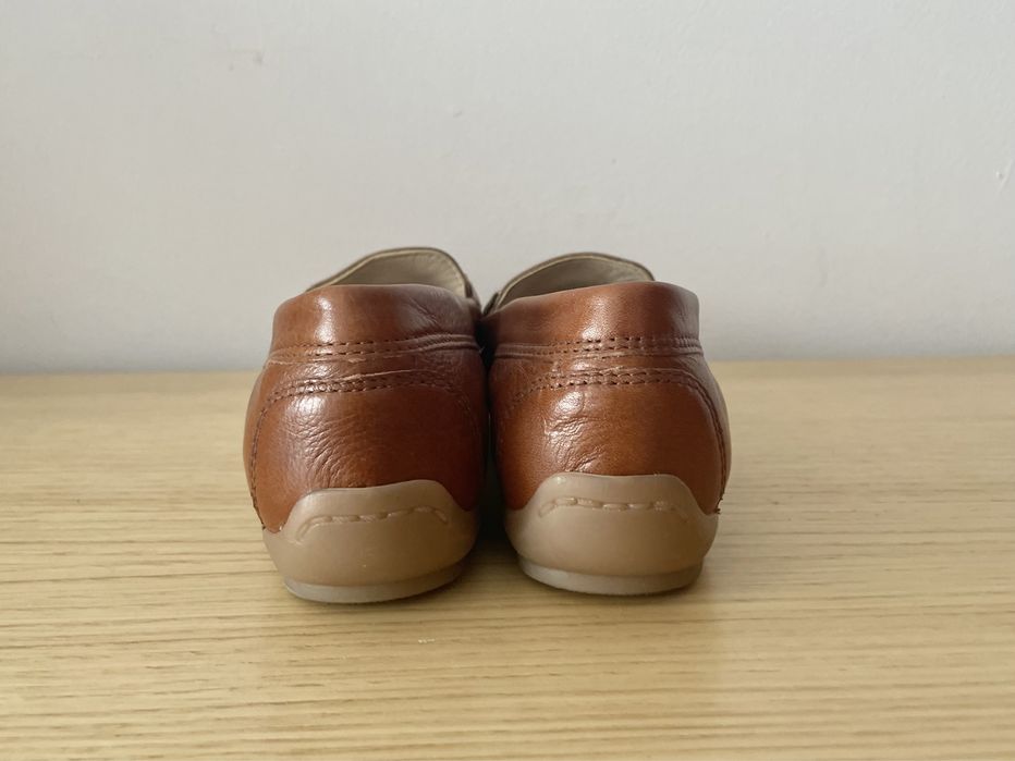 Mocassins em pele t.35 da ARA