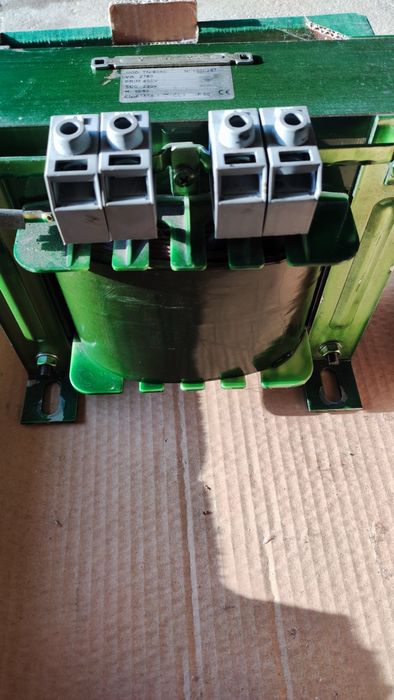 Transformador 400V - 230V