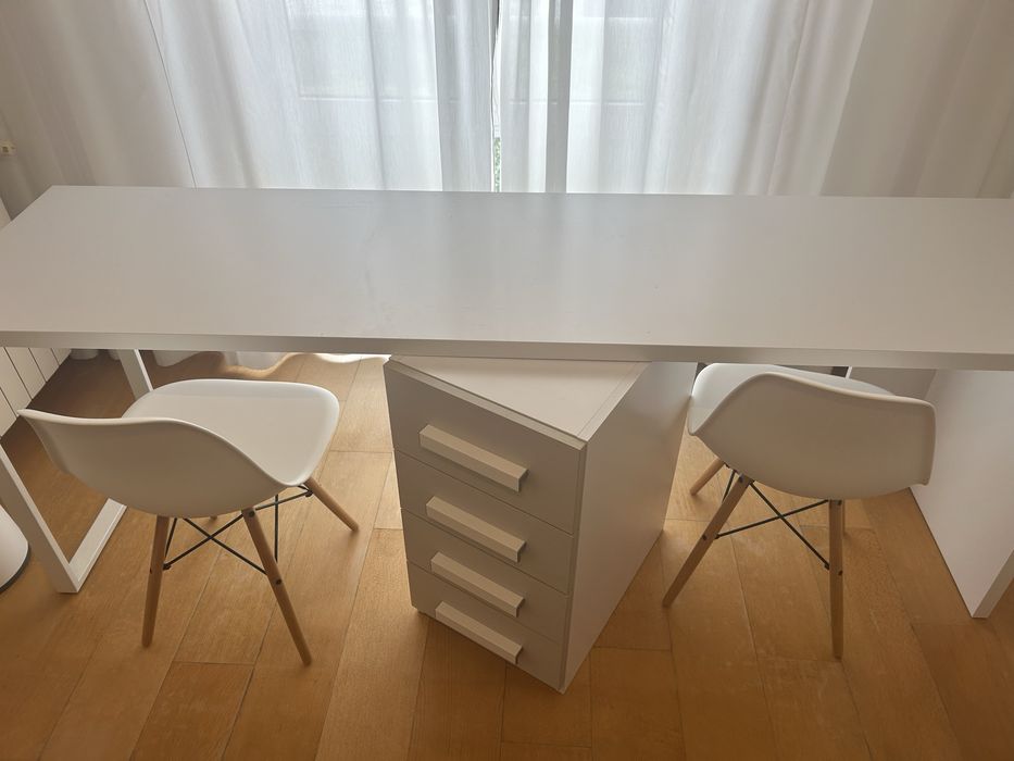 Mesa de secretária para 2 ou mais pessoas