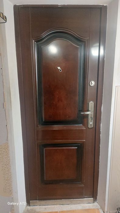 Двері вхідні коричневі Україна