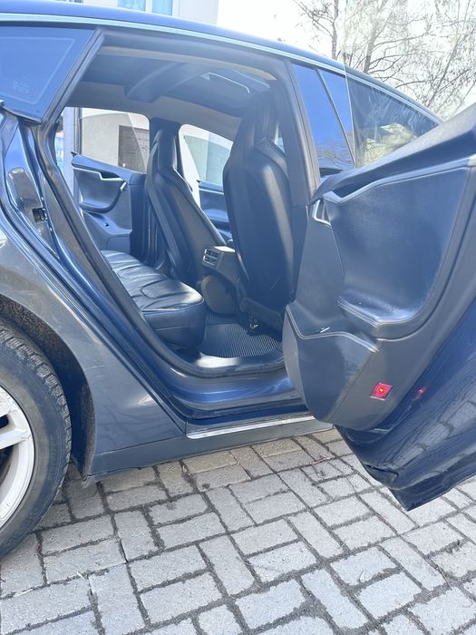 Продам Tesla s 85 тесла с