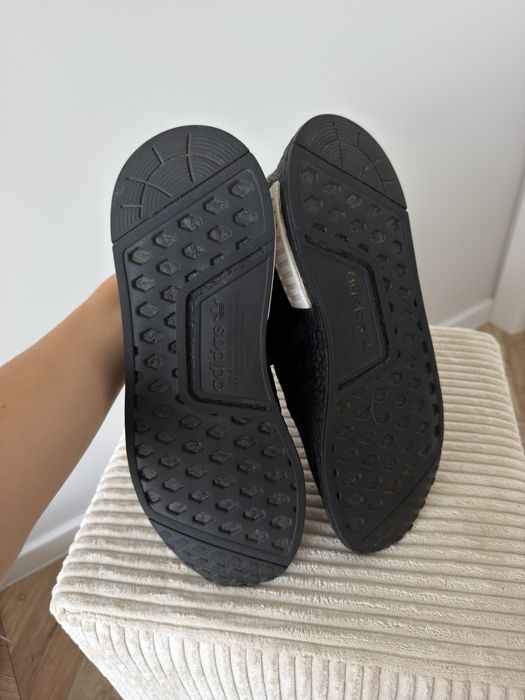 Кросівки для спорту, Adidas NMD-R1 (розмір 43) ОРИГІНАЛ