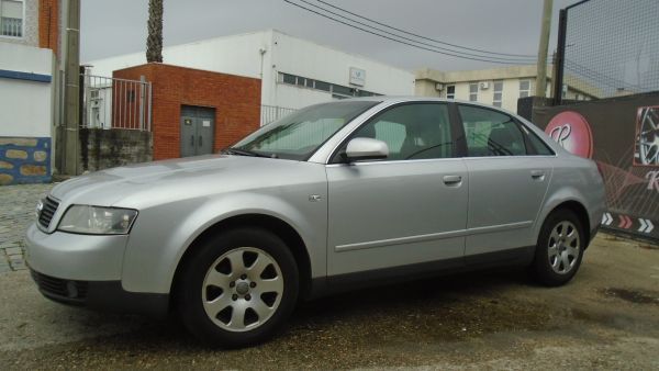 Para Peças Audi A4 (8E2, B6)