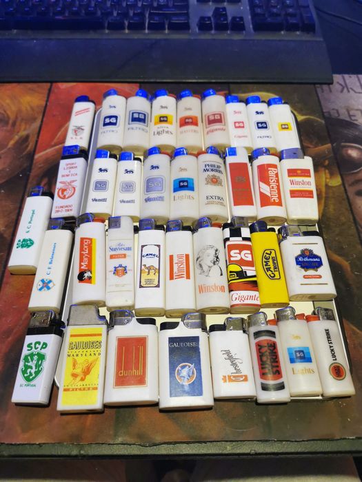 Coleção de isqueiros antigos