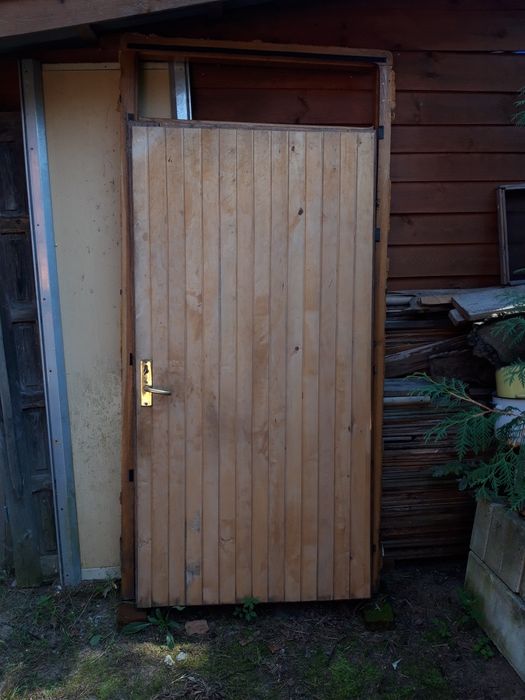 Dębowe drzwi z futryną ocieplane