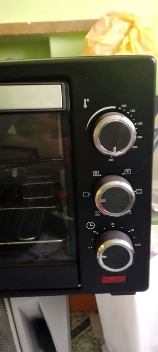 Piekarnik-grill elektryczny z rożnem obrotowym Esperanza