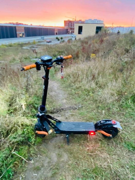 Продам електросамокат