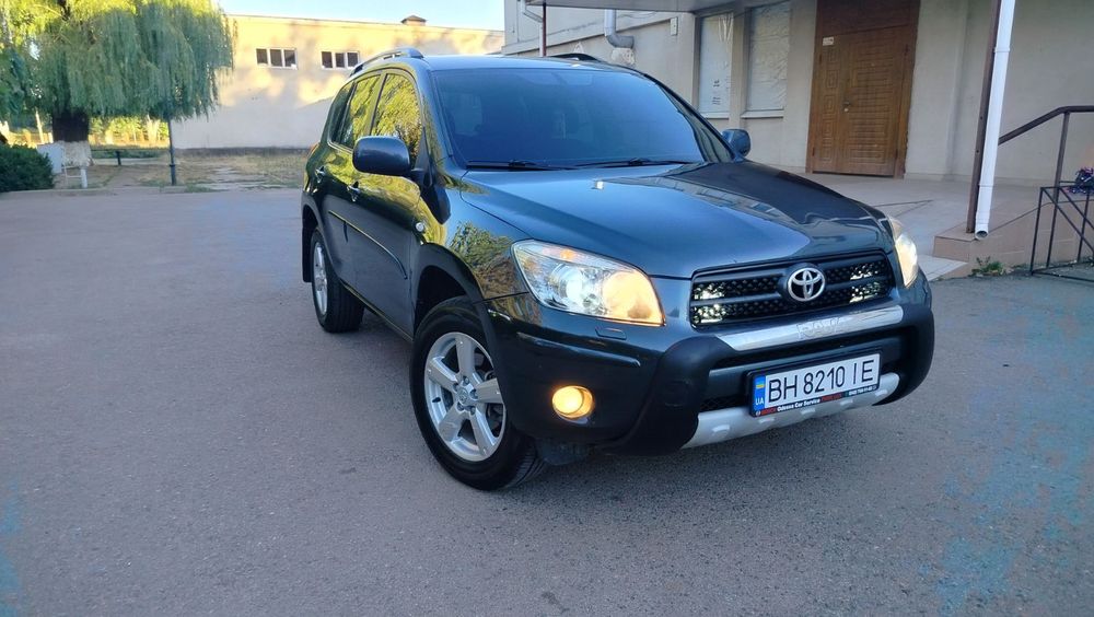 Продам toyota RAV4 газ бензин