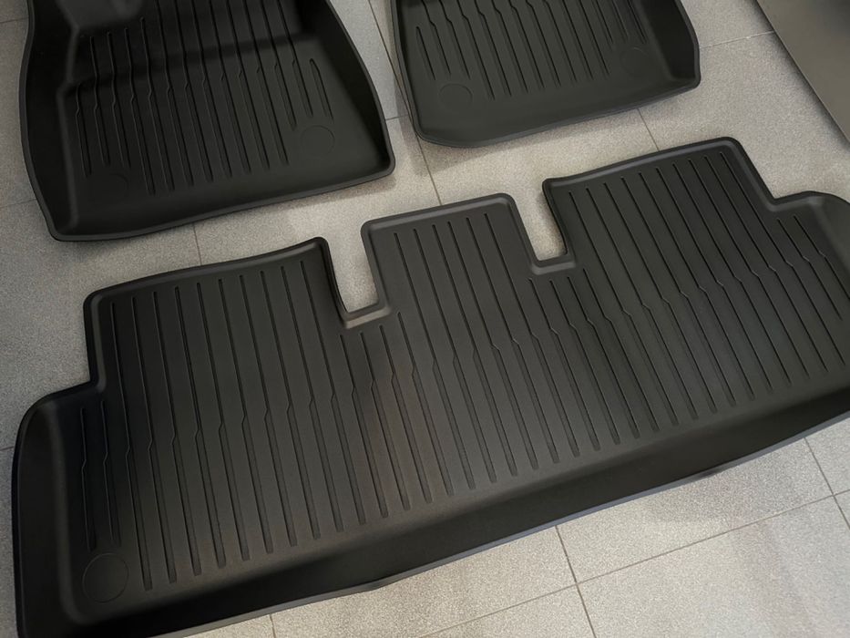 Conjunto 8 Tapetes Borracha TPE All Weather Tesla Model 3 Highland Nov