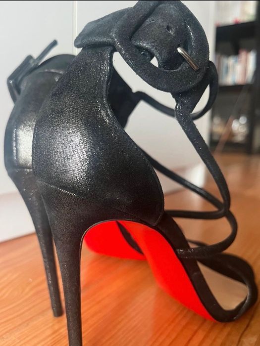 Louboutin high heel sandalias