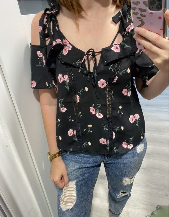 Czarna damska bluzka w kwiaty XS S M na lato