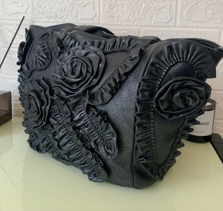 Шкіряна сумка, шопер Valentino.