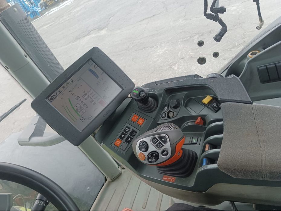 Трактор Claas Axion 950 2012  Продаж