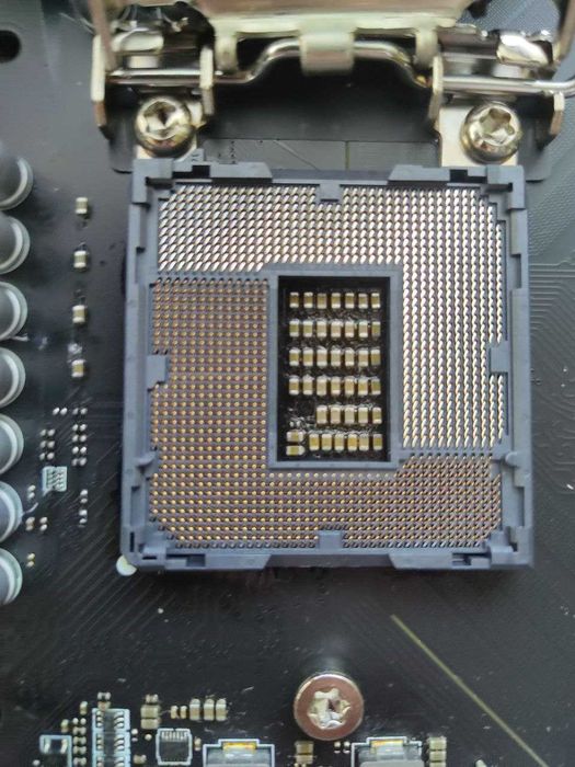 Материнская плата MSI MPG Z490 GAMING PLUS на сокет 1200 чипсет Z490